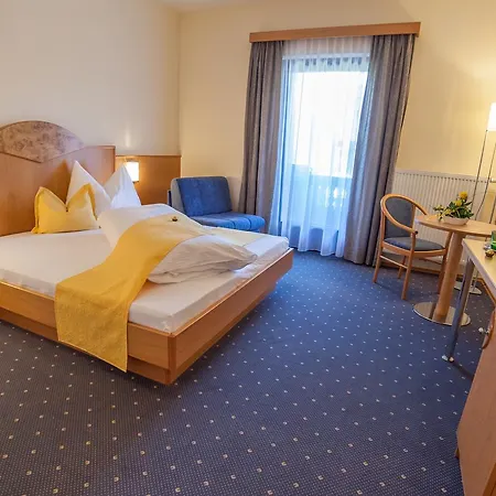 Mauthner Zum Kirchenwirt Inn Wies